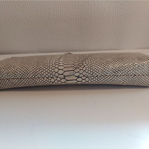 Calvin Klein reptile print evening purse - Picture 6 of 7